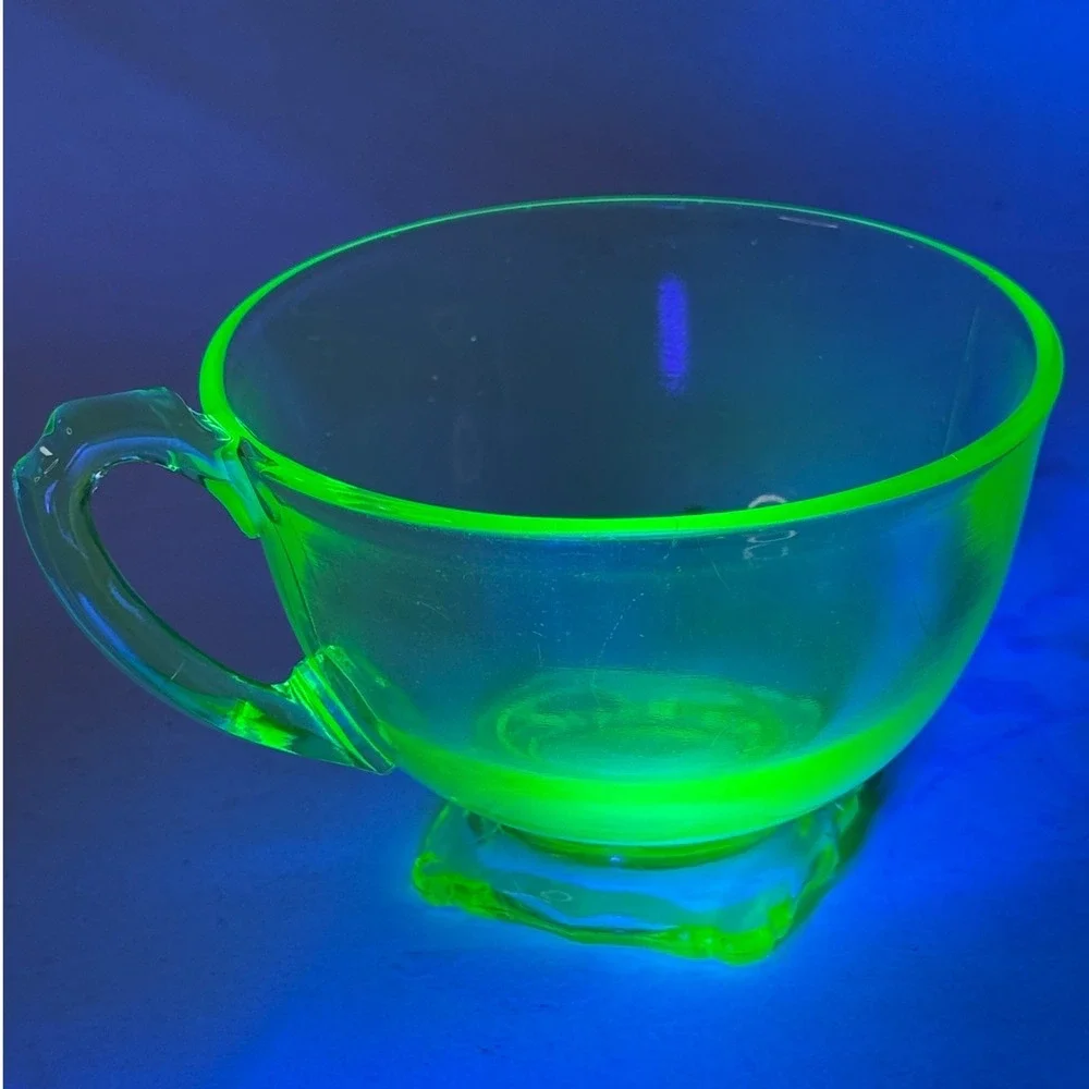 Vintage Green Uranium Glass Teacup Footed Scalloped Base UV Glow